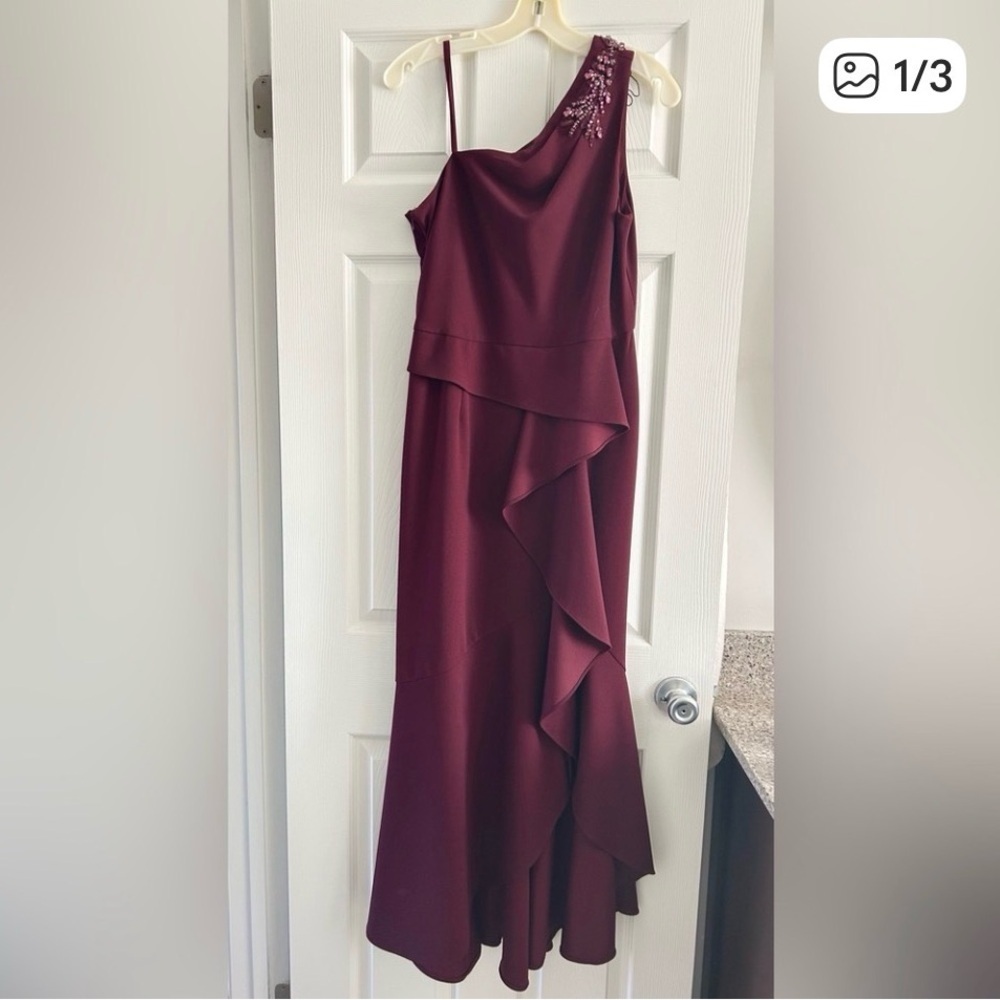 Adrianna Papell Beaded One Shoulder Hi-Low Burgundy Evening Gown Size 8 - Picture 2 of 7